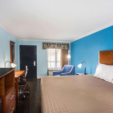 Days Inn By Wyndham Флорида-Сити Экстерьер фото